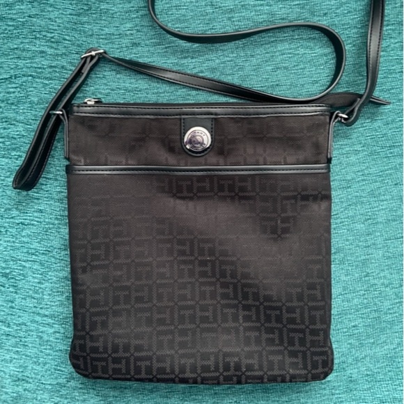 Tommy Hilfiger Other - Tommy Hilfiger Crossbody Bag